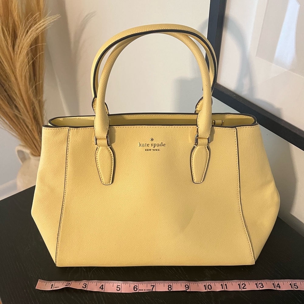 Kate Spade purse - Picture 1 of 4